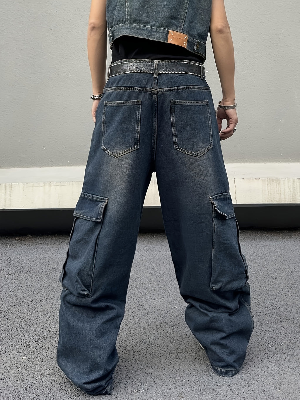 Distressed Multi-Pocket Baggy Cargo Jeans